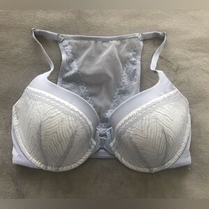 Gorgeous Victoria’s Secret lined demi bra size 34DD